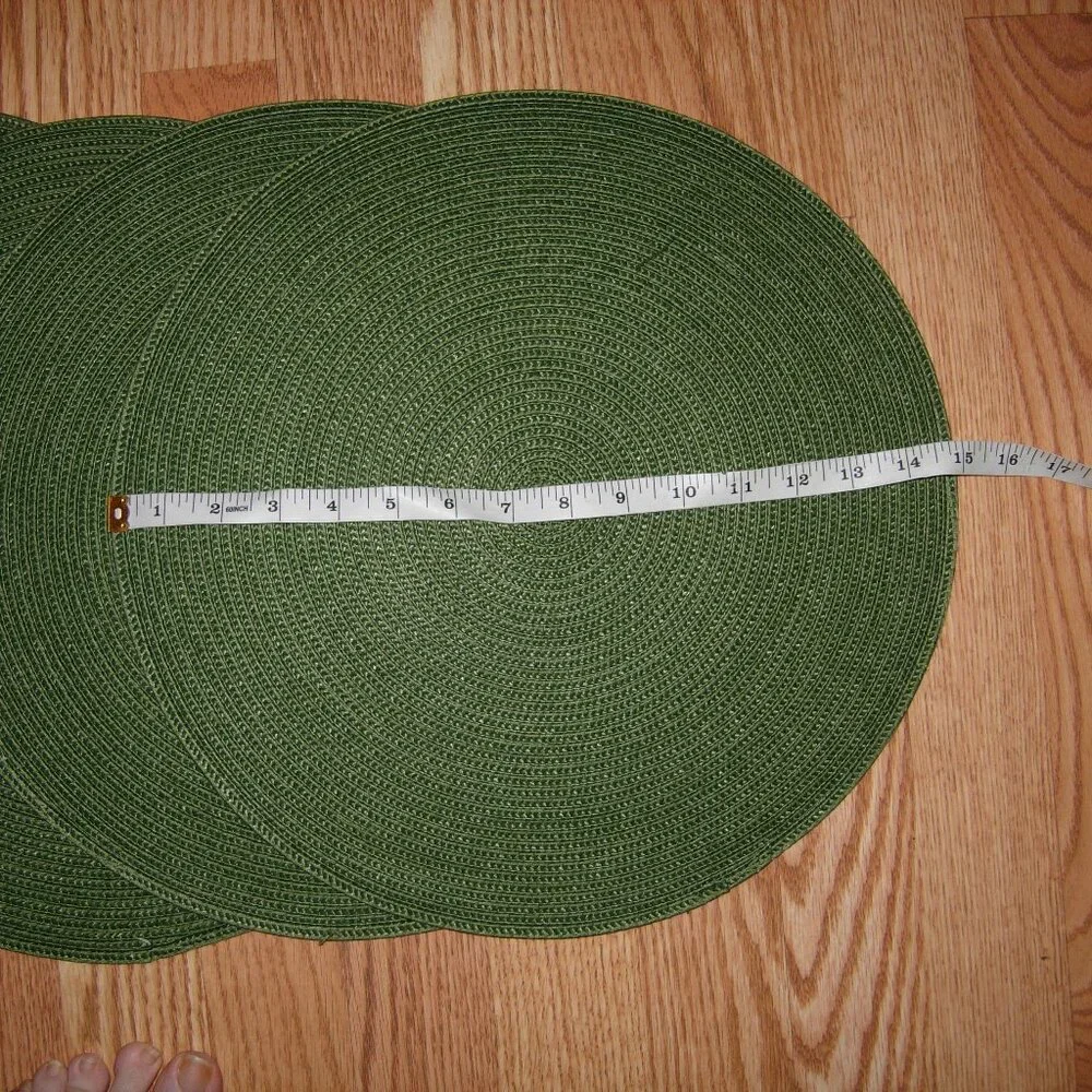 4 Woven Green Round Placemats
